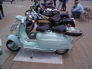 Clevland Vintage Scooter & Motorcycle Show 2003 pictures from ellehciM