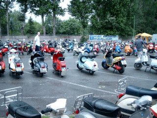 60 years of Vespa ride - 2006 pictures from Wien