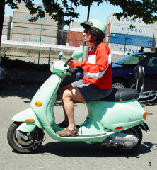 Scooter Insanity - 2006 pictures from Helen