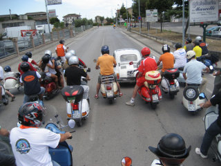 Vespa Club Piceno 6th National Rally - 2006 pictures from Peter_Cervantes