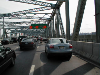 scoot.net: Manhattan Bridge Run 2002 pictures from David Schuttenberg 